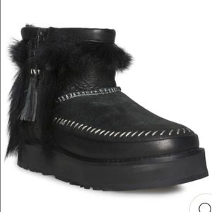 UGG Fluff‎ Punk Black Suede and Sheepskin Boots Sz. 6